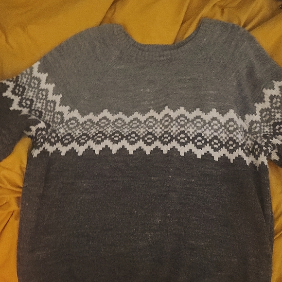 Sweater - Picture 1 of 2